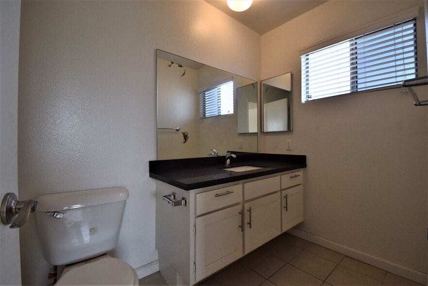 Building Photo - 4930 Whitsett Ave