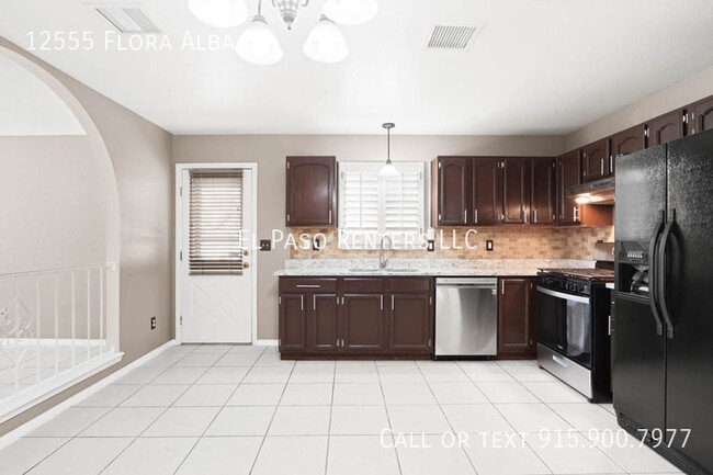 Building Photo - 12555 Flora Alba Dr