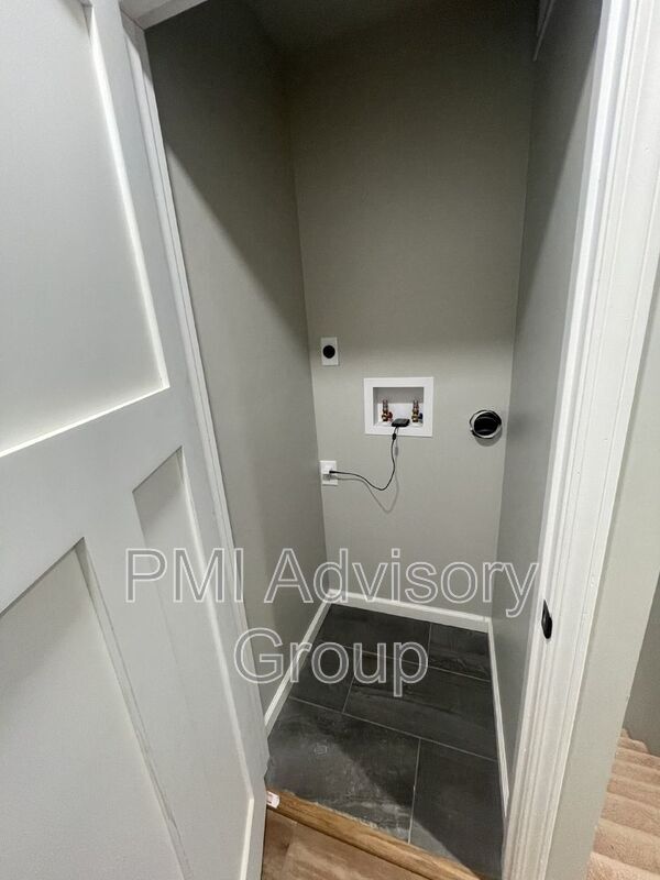 Building Photo - 7416 SW 27th St