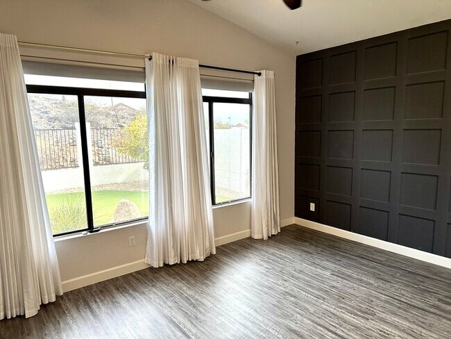 Building Photo - Gorgeous remodel update! No neighbors behind hillside lot