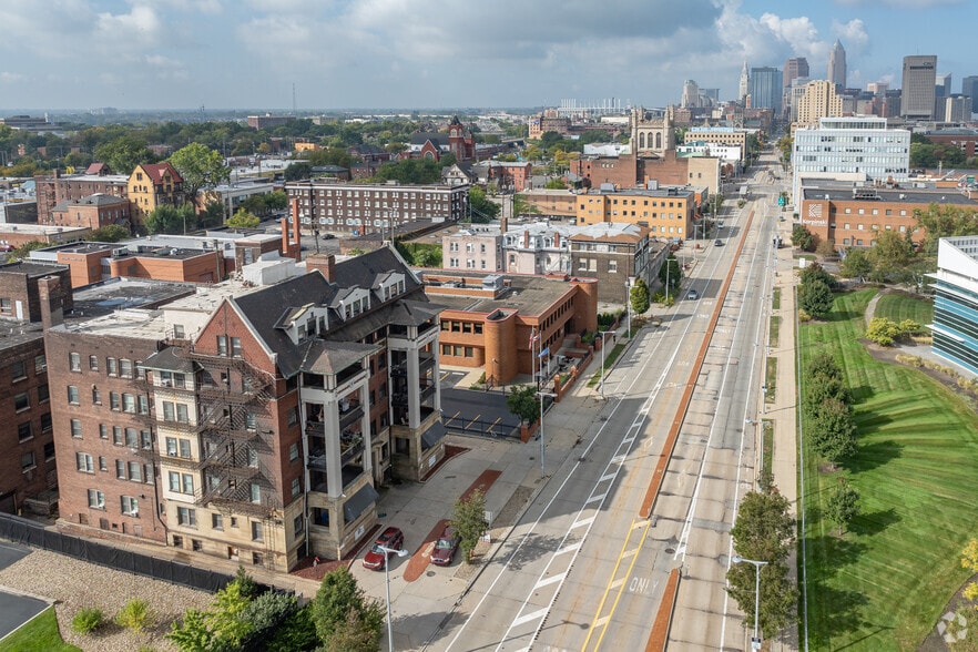 Aerial Context - Stockbridge Apartments