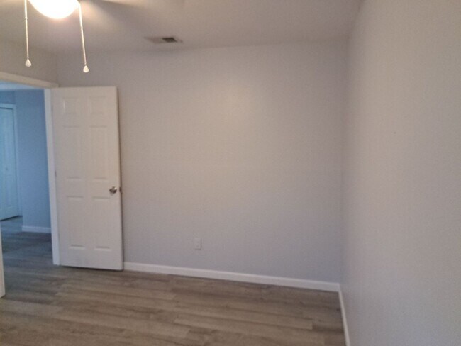 Building Photo - 4828 Grimes St