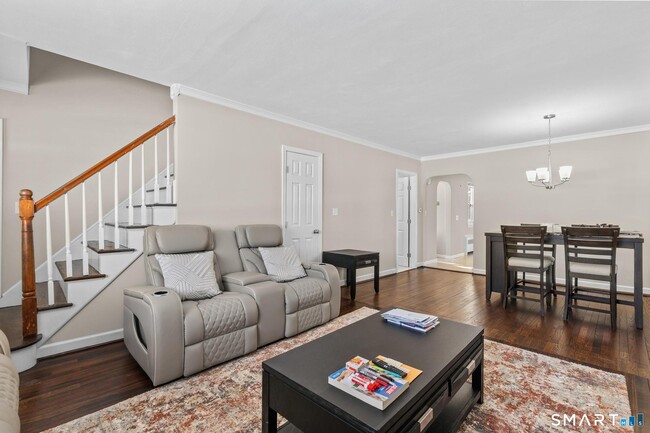 Building Photo - 159 Ridgewood Rd