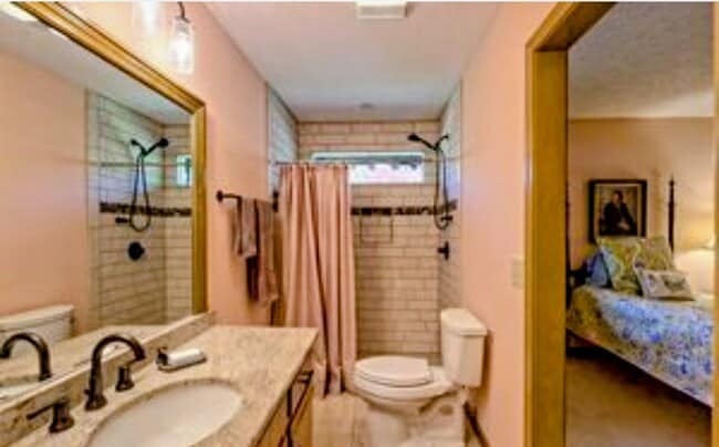 Building Photo - 842 Saddle Back Cir