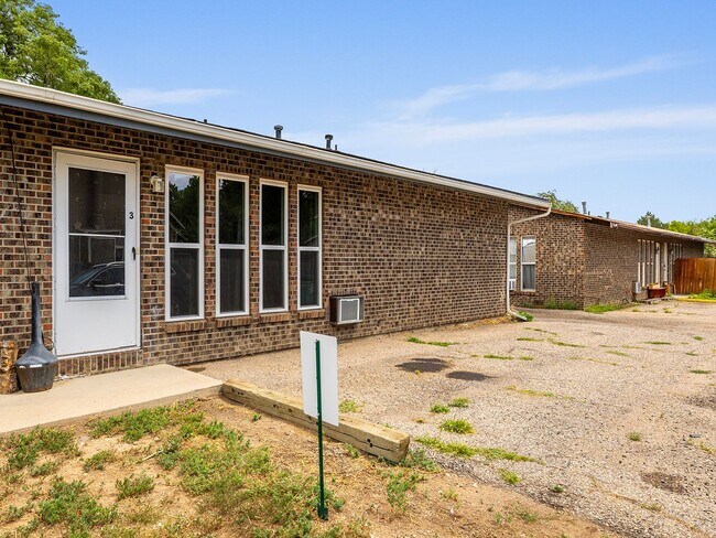Building Photo - Sumac3041 (??-LN)