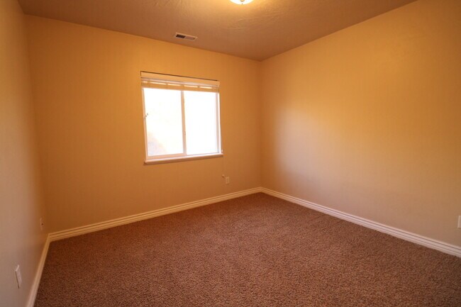 Building Photo - Traverse Mountain Home