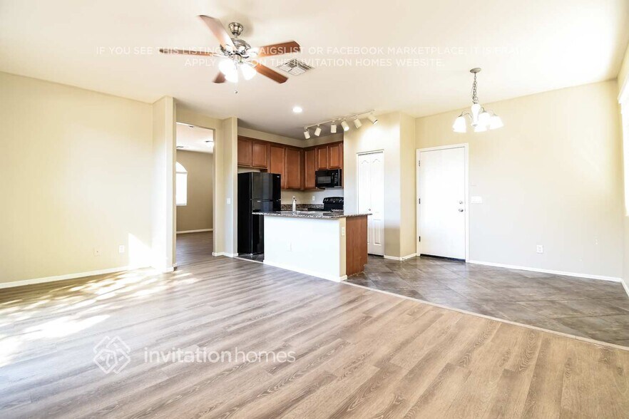 Building Photo - 4201 E Carla Vista Dr