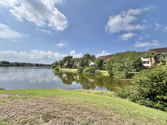 Building Photo - 840 Marina Del Ray Ln