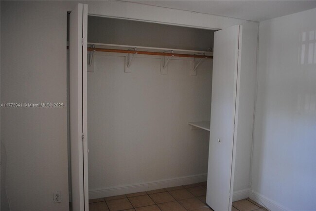 Building Photo - 17255 SW 95th Ave