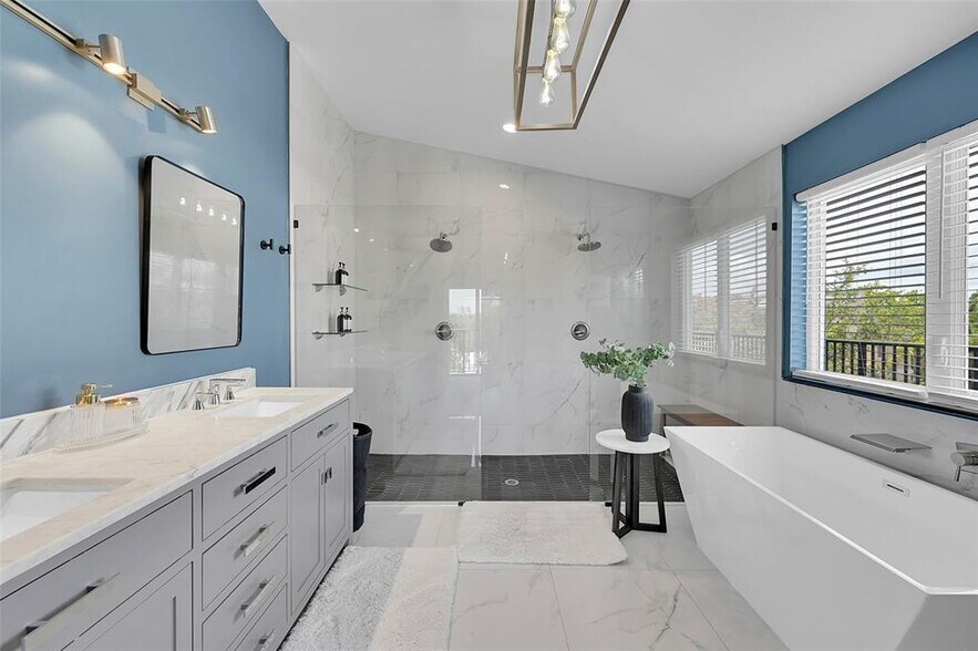 Building Photo - 640 NE 17th Way