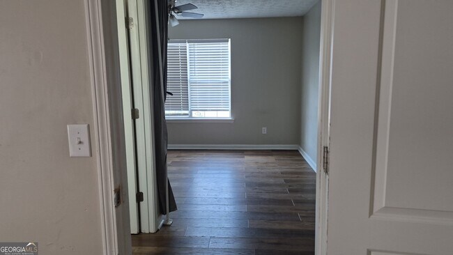 Building Photo - 418 Summer Hill Cir