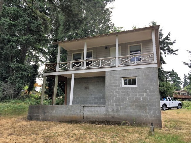 Primary Photo - FIRNISHED Steilacoom 1bdr Apt w/ 1 car garage