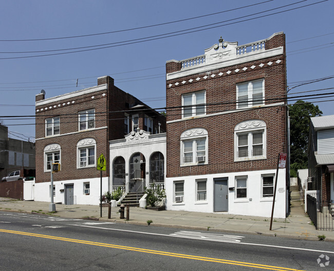 Primary Photo - Silver Lake Court