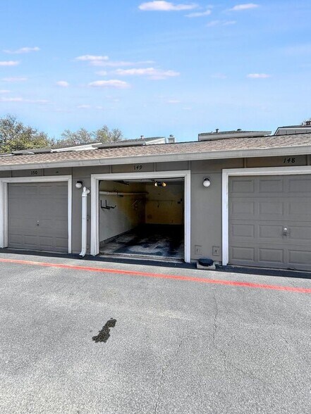 Building Photo - 1730 Timber Ridge Rd
