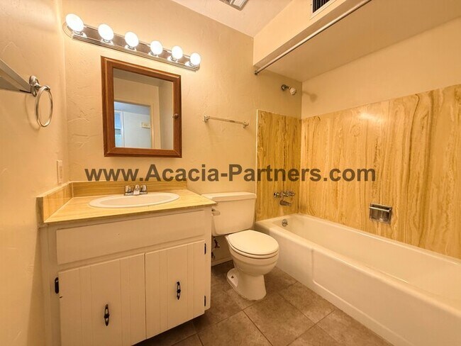 Building Photo - Eastside Three Bedroom Home