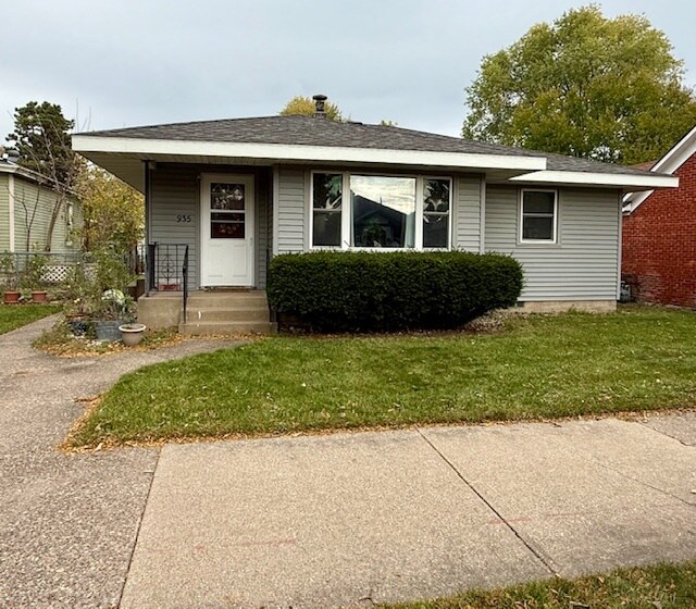 Building Photo - 935 Adams St