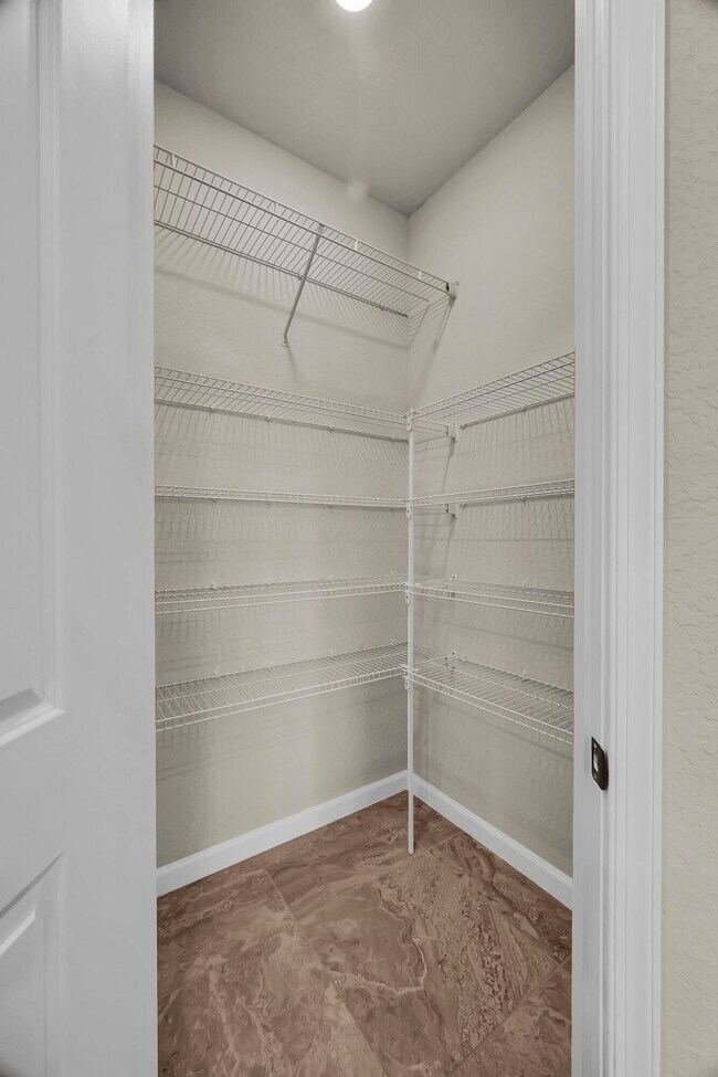 Building Photo - 680 SE Villandry Way