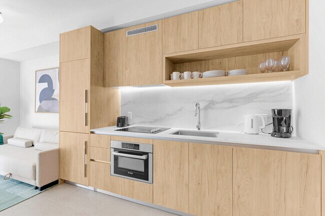 Building Photo - 11 NE 6th St