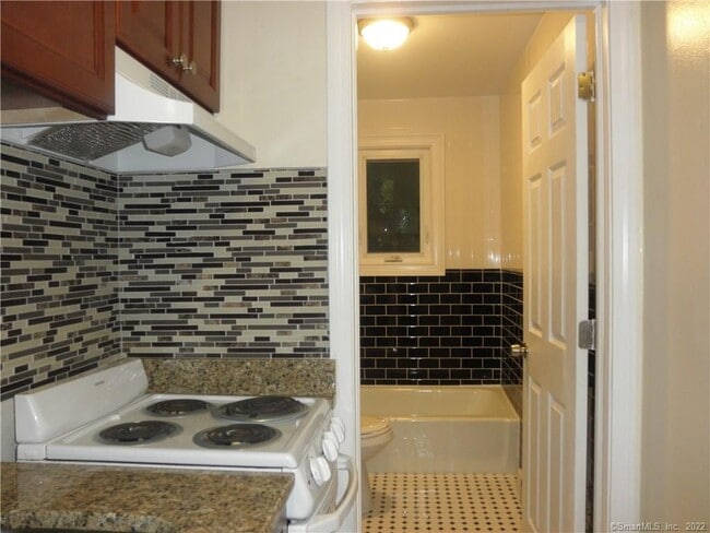 Building Photo - 76 Palisade Ave