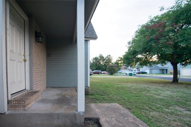 Building Photo - 8807 Springmail Cir