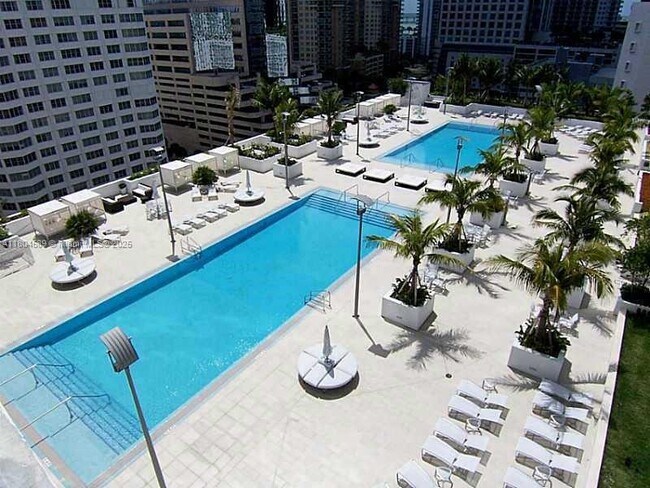 Building Photo - 951 Brickell Ave