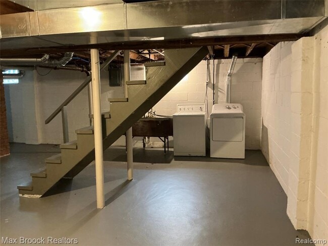 Building Photo - 2104 Brickley St