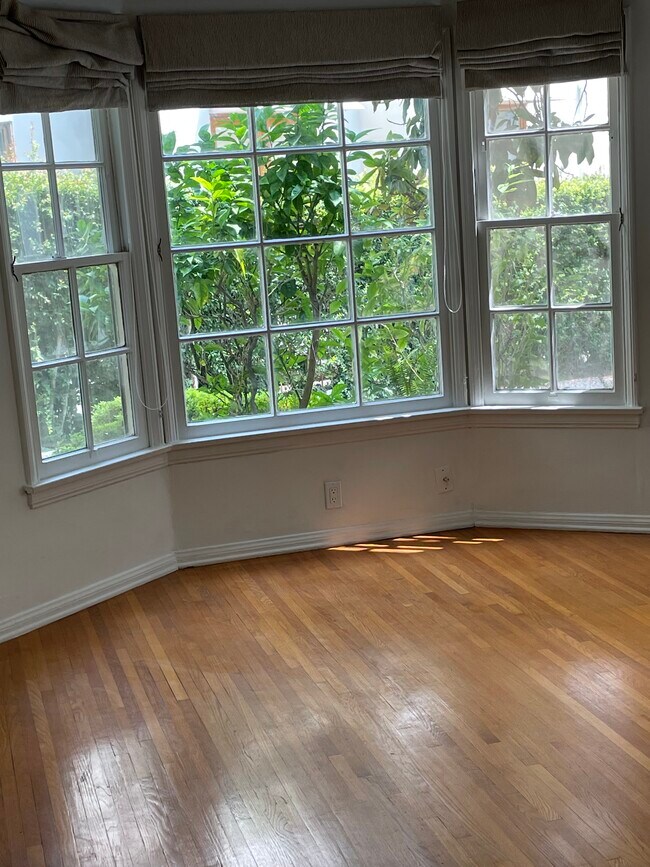 Living room - 10579 Ashton Ave