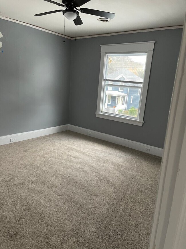 Building Photo - Large house on the North Side of town! Central HVAC, Laundry, Large yard, all appliances.