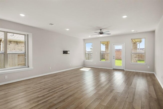 Building Photo - 2410 Table Rock Ct
