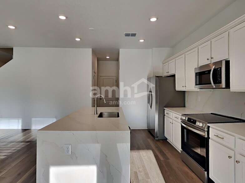 Building Photo - 6551 Atlantic Bch Ave