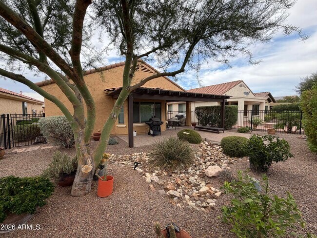 Building Photo - 26197 Vista Dr