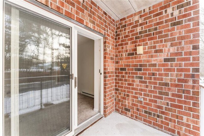 Building Photo - 30 Argyle Ave