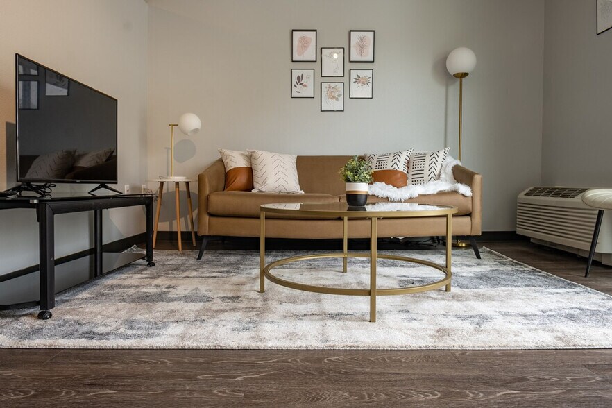 Building Photo - 2301 Ingersoll Ave