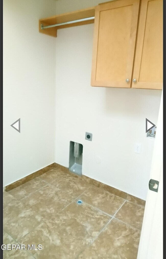Building Photo - 6700 Cabana Del Sol Dr