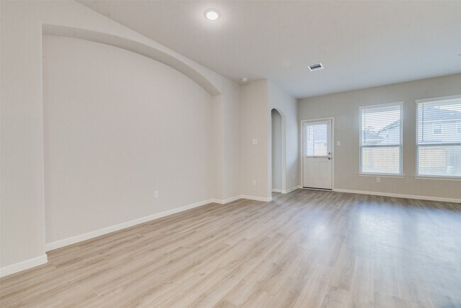 Building Photo - 27079 Badger Way