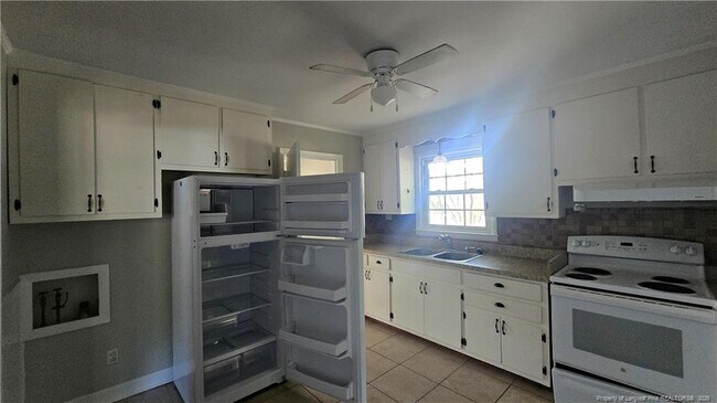 Building Photo - 3526 Furman Dr