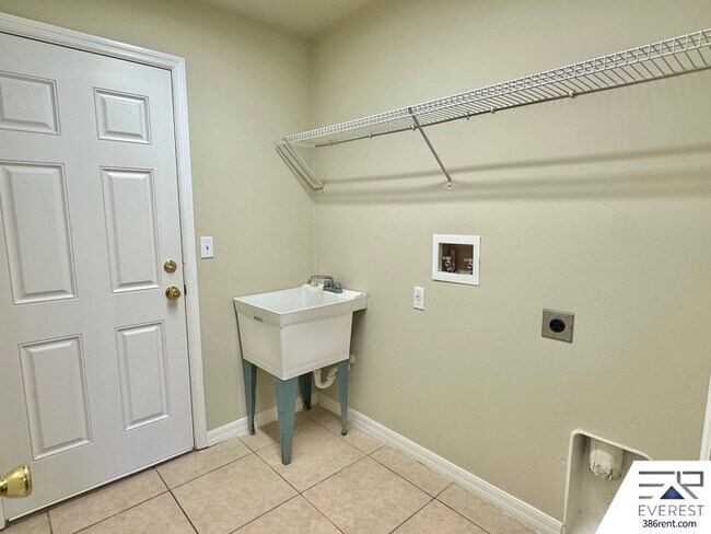 Building Photo - 7 Waywell Pl