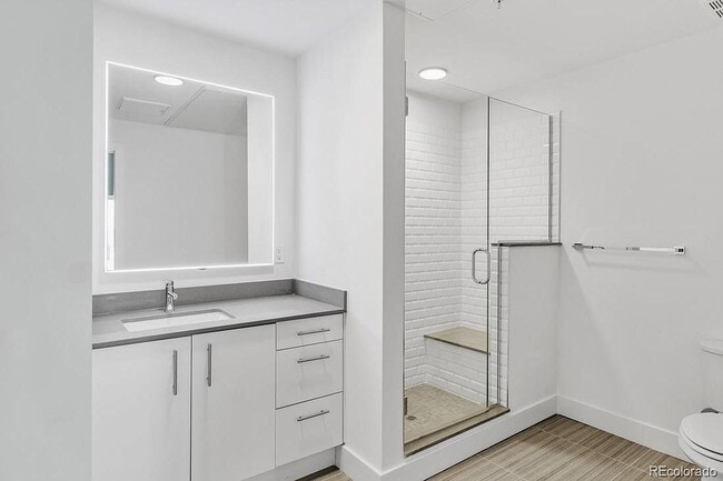 Building Photo - 2525 Arapahoe St