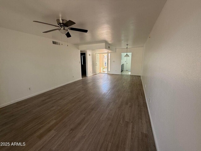 Building Photo - 708 E Colgate Dr