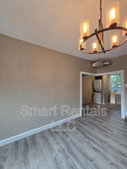 Building Photo - 4209 Ellenwood Ave