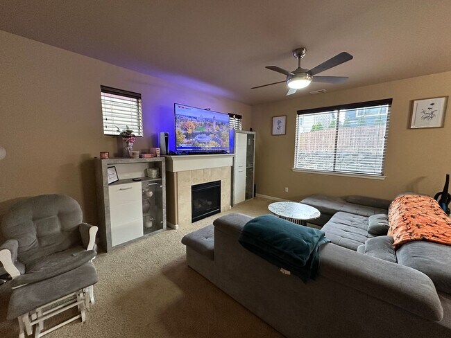 Building Photo - 1435 Farina Lp SE