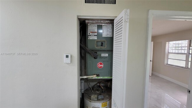 Building Photo - 13240 Port Said Rd