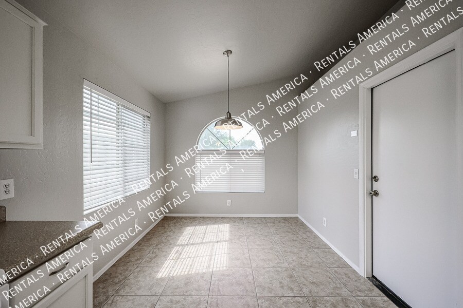 Building Photo - 8860 E Dartmouth St