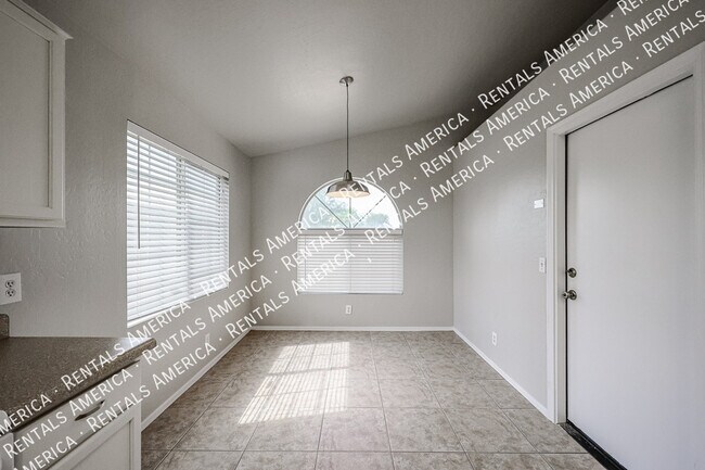 Building Photo - 8860 E Dartmouth St