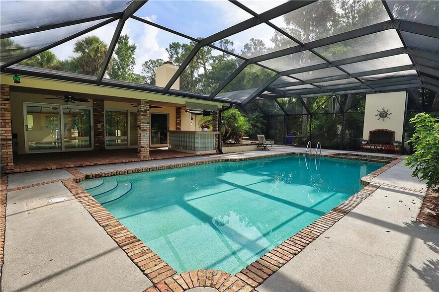 Building Photo - 6235 4th St