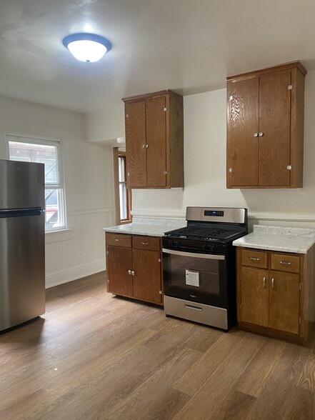 kitchen is U shaped - 2550 N 45th St