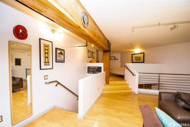 Building Photo - 18 Lansing St