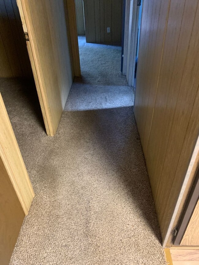 Building Photo - 2 Bedroom one bath Manufactured home on Cul De Sac