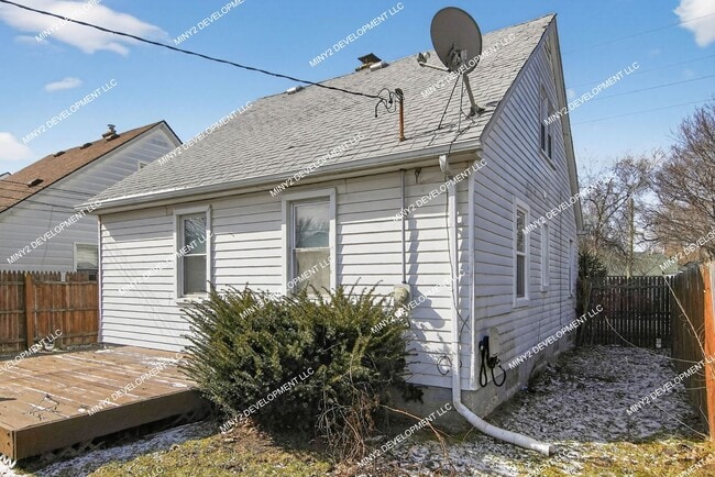 Building Photo - Charming 3-bedroom Bungalow with Brand-New Kitchen in Warren!