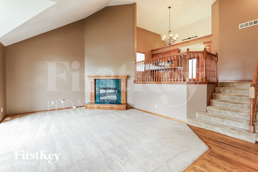 Building Photo - 1824 SW Pinecreek Ct